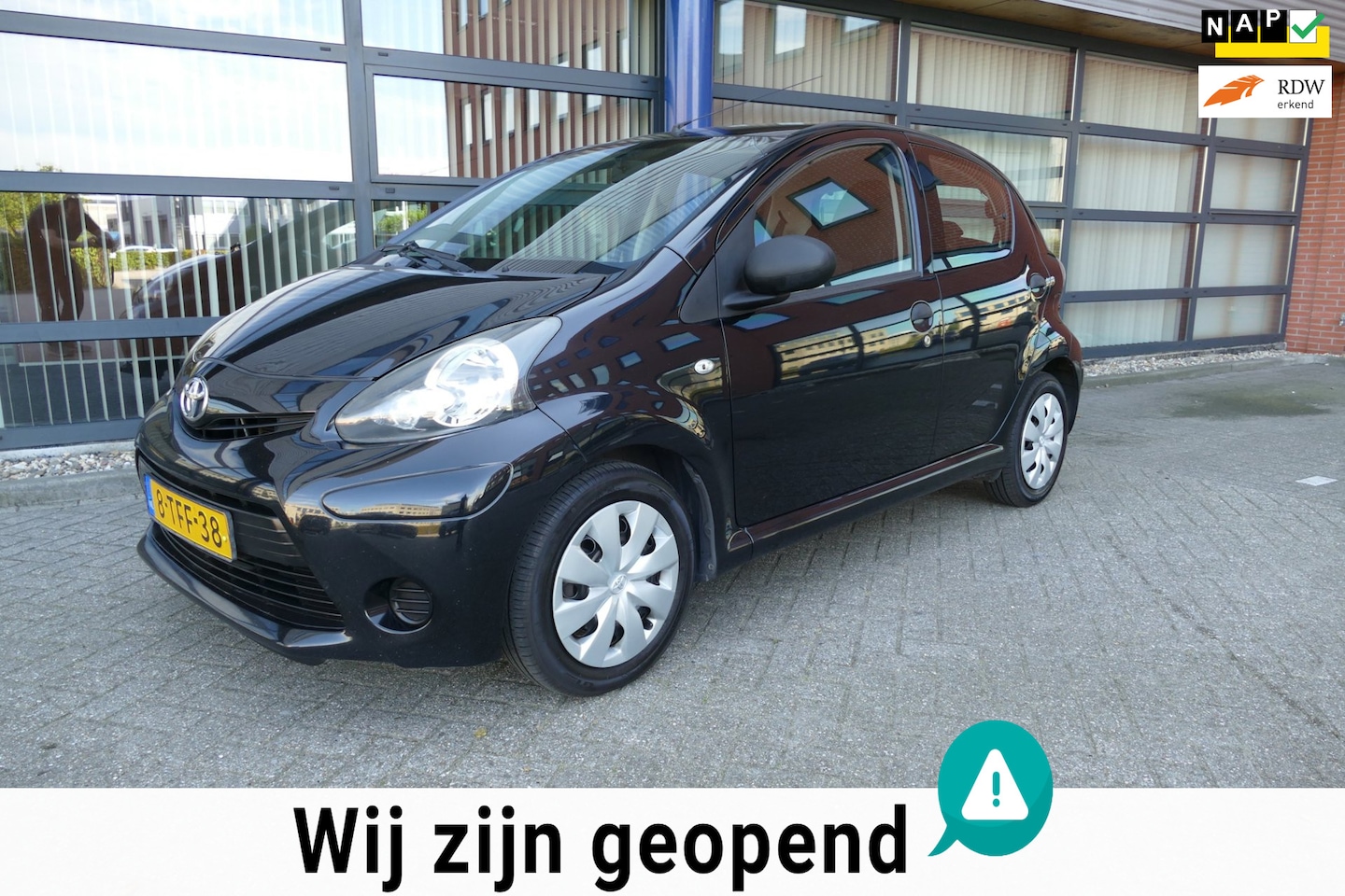 Toyota Aygo - 1.0 VVT-i Now 5Drs Airco Apk 24-08-2027 Stuurbekr - AutoWereld.nl