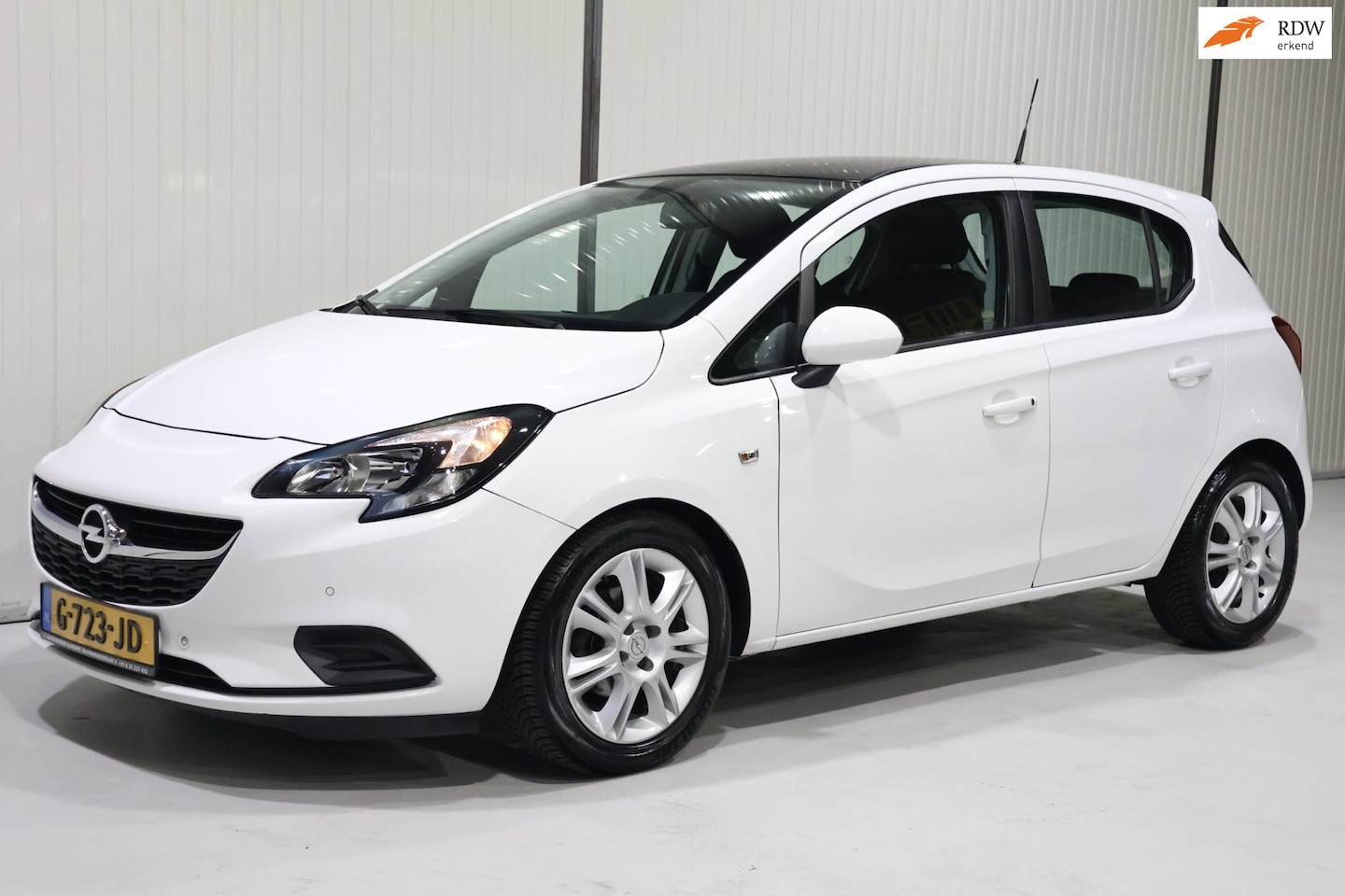 Opel Corsa - 1.4 Color Edition AUTOMAAT - AIRCO - NAVI - LM VELGEN - NWE APK! - AutoWereld.nl