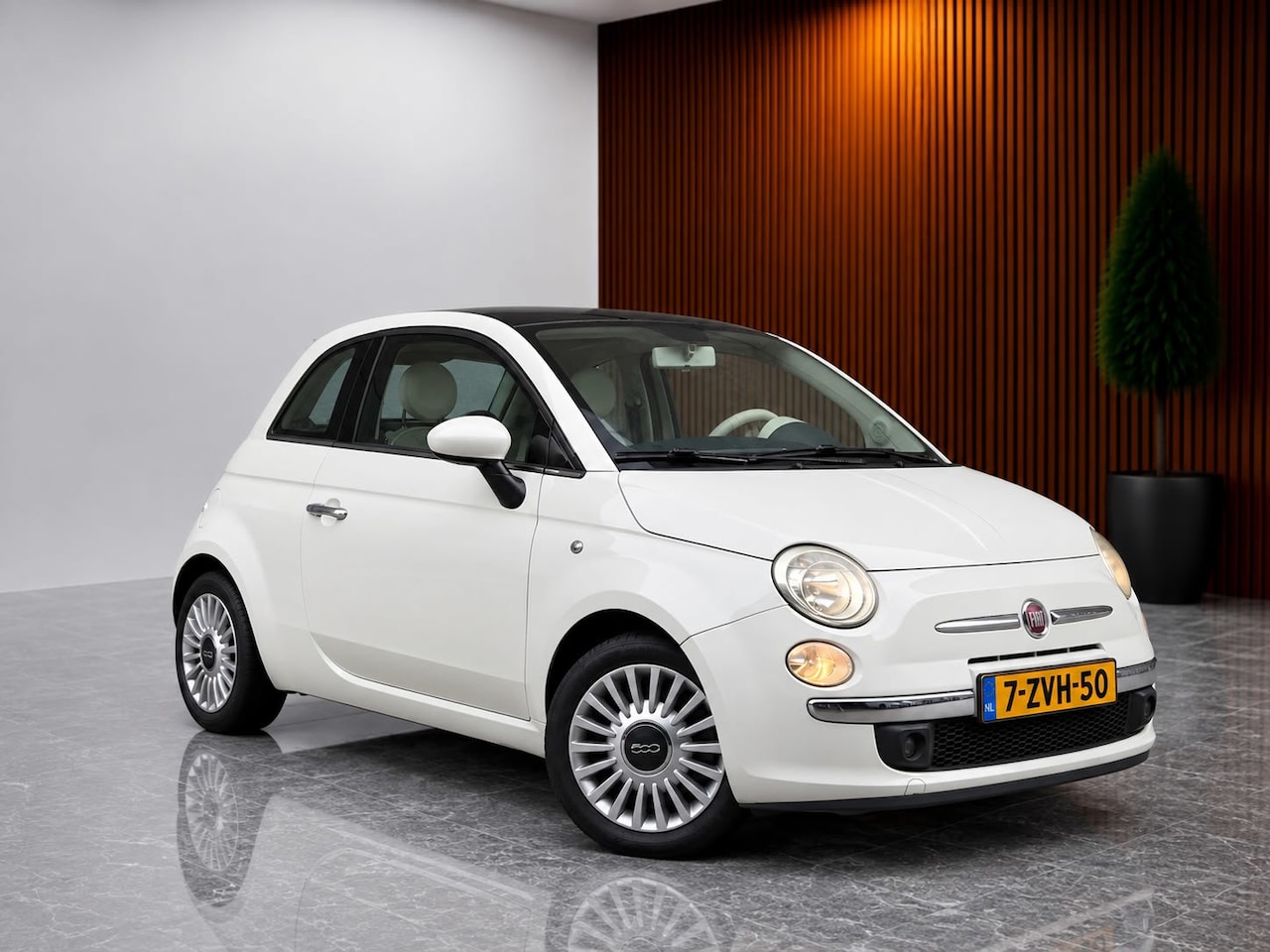Fiat 500 - 1.2 NIEUWE APK! (ELEKTRISCHE RAMEN, AIRCO, LICHTMETALEN VELGEN, PANORAMADAK, STUURBEDIENIN - AutoWereld.nl