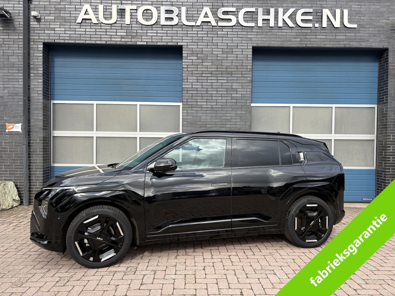 Kia EV3 - GT-PlusLine 81.4 kWh GT-PlusLine 81.4 kWh, schuif/kantel/pano/climate, vol opties - AutoWereld.nl