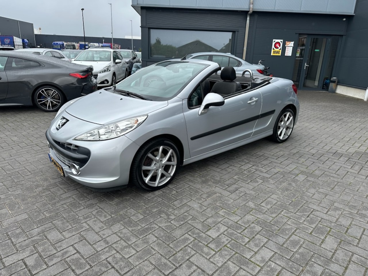 Peugeot 207 - -CC 1.6 VTi Cabrio Automaat Clima - AutoWereld.nl