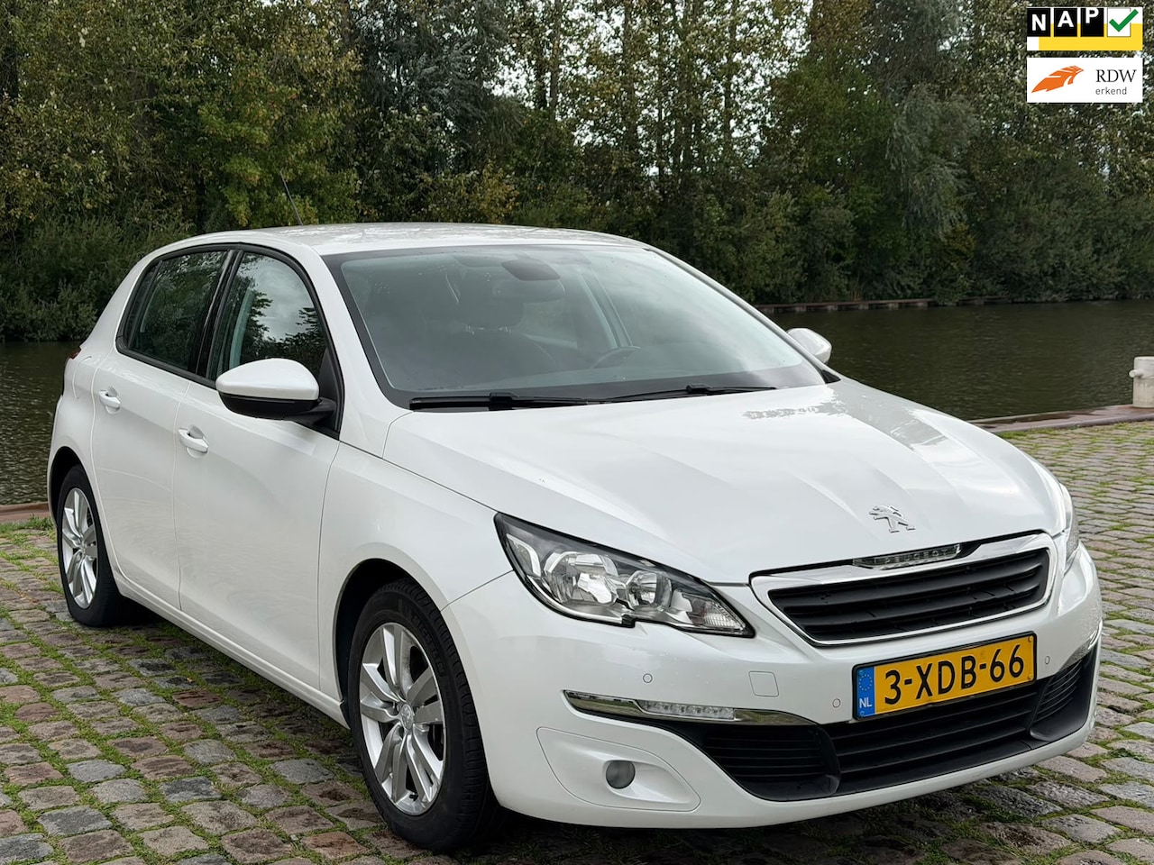 Peugeot 308 - 1.6 THP Active Airco achteruit camera cruis control org nl auto navigatie - AutoWereld.nl