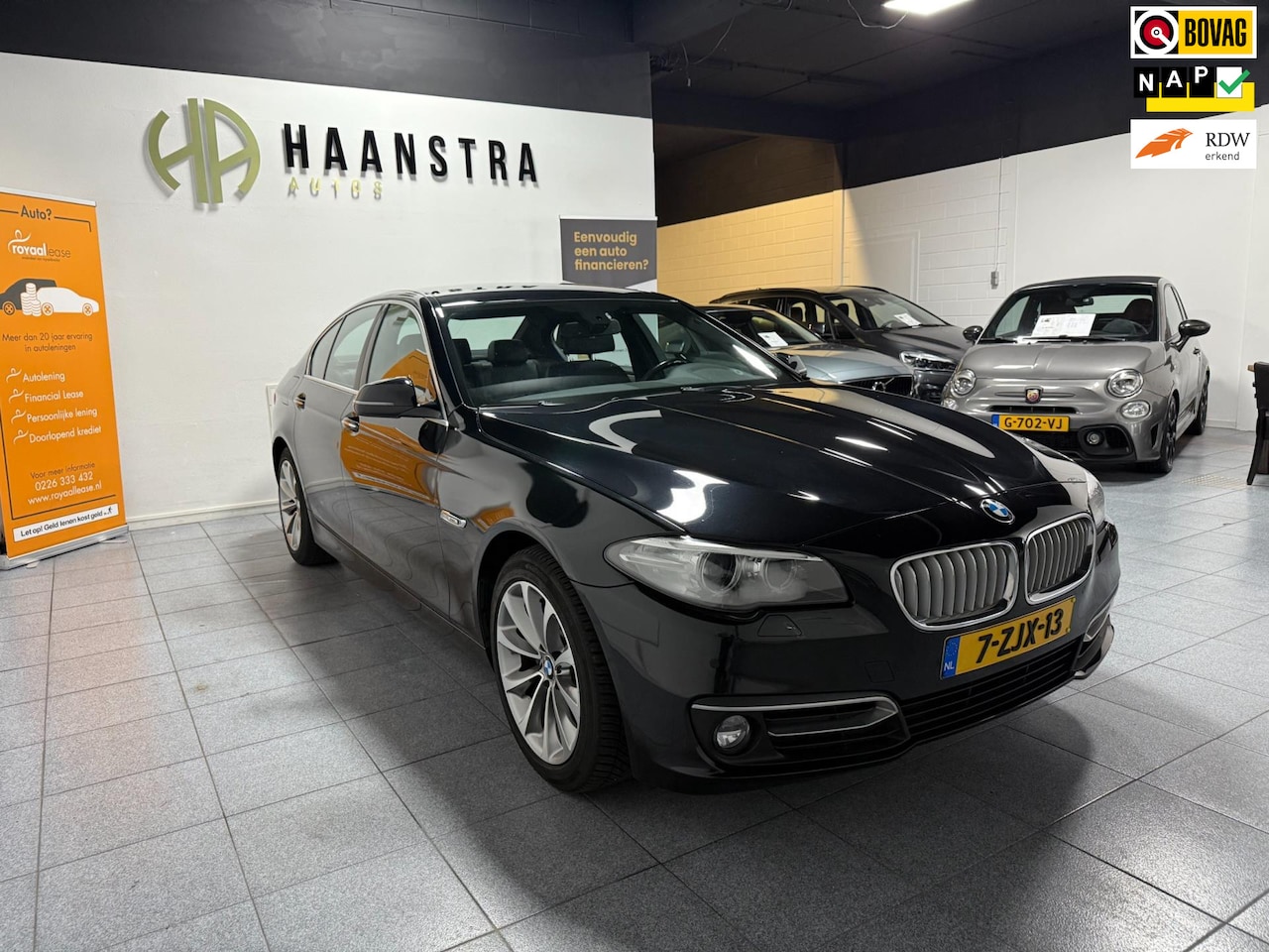 BMW 5-serie - 520i Sedan Modern Navigatie vol leder NL Auto! NAP Nieuw Staat! - AutoWereld.nl