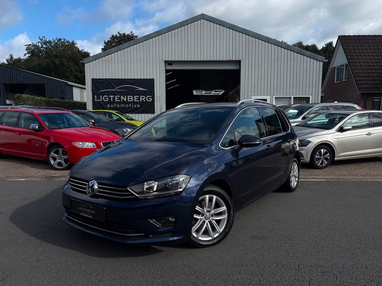 Volkswagen Golf Sportsvan - 1.4 TSI Business Edition TREKHAAK - AutoWereld.nl
