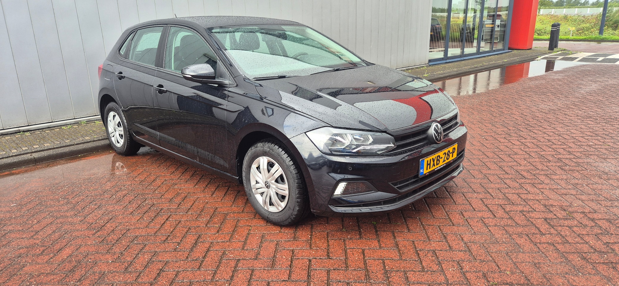 Volkswagen Polo - 1.0 MPI Comfortline LED verlichting ☆ BLUETOOTH TELEFOON AUDIO ☆ AIRCO ☆ PDC VOOR EN ACHTER ☆ RESERVE WIEL ☆ Z - AutoWereld.nl