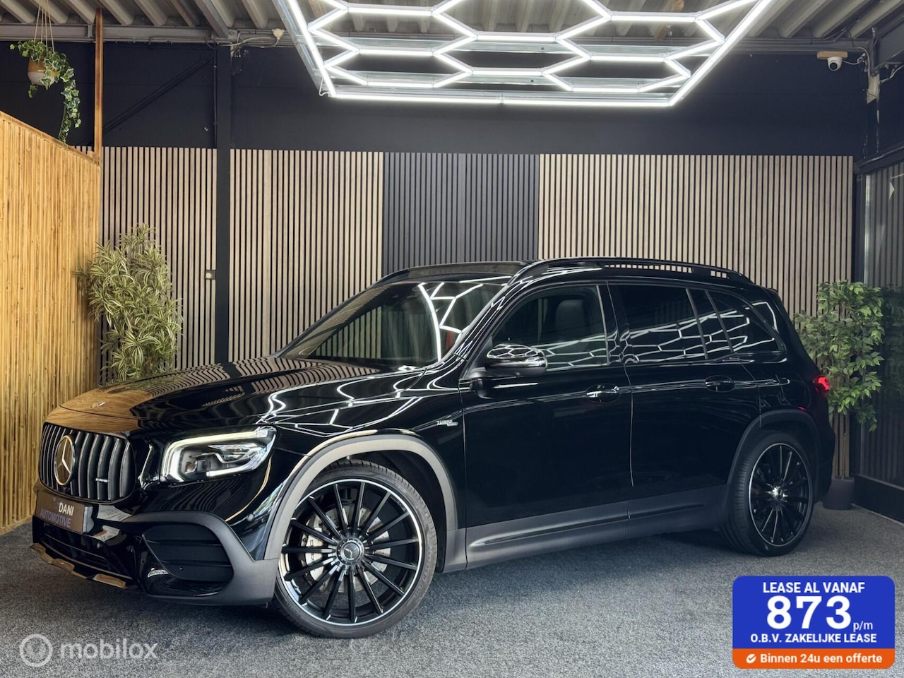 Mercedes-Benz GLB - AMG 35 4MATIC|Pano|360 Cam|Keyless| 7 Pers|Acc - AutoWereld.nl