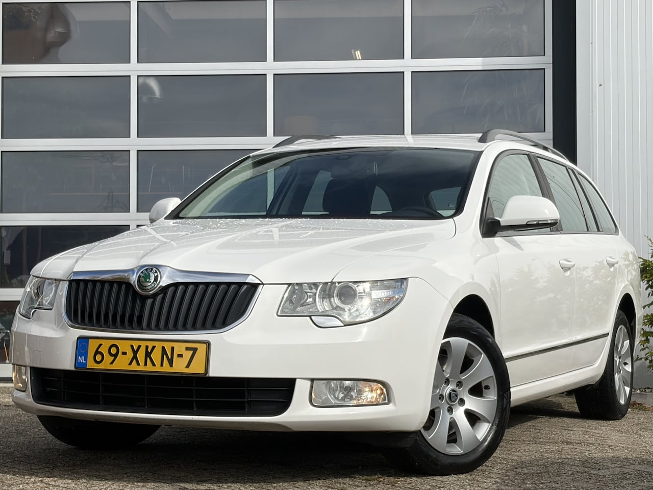 Skoda Superb Combi - 1.8 TSI Active Business Line 160pk | Bluetooth | Cruise control | Isofix bevestiging voor - AutoWereld.nl