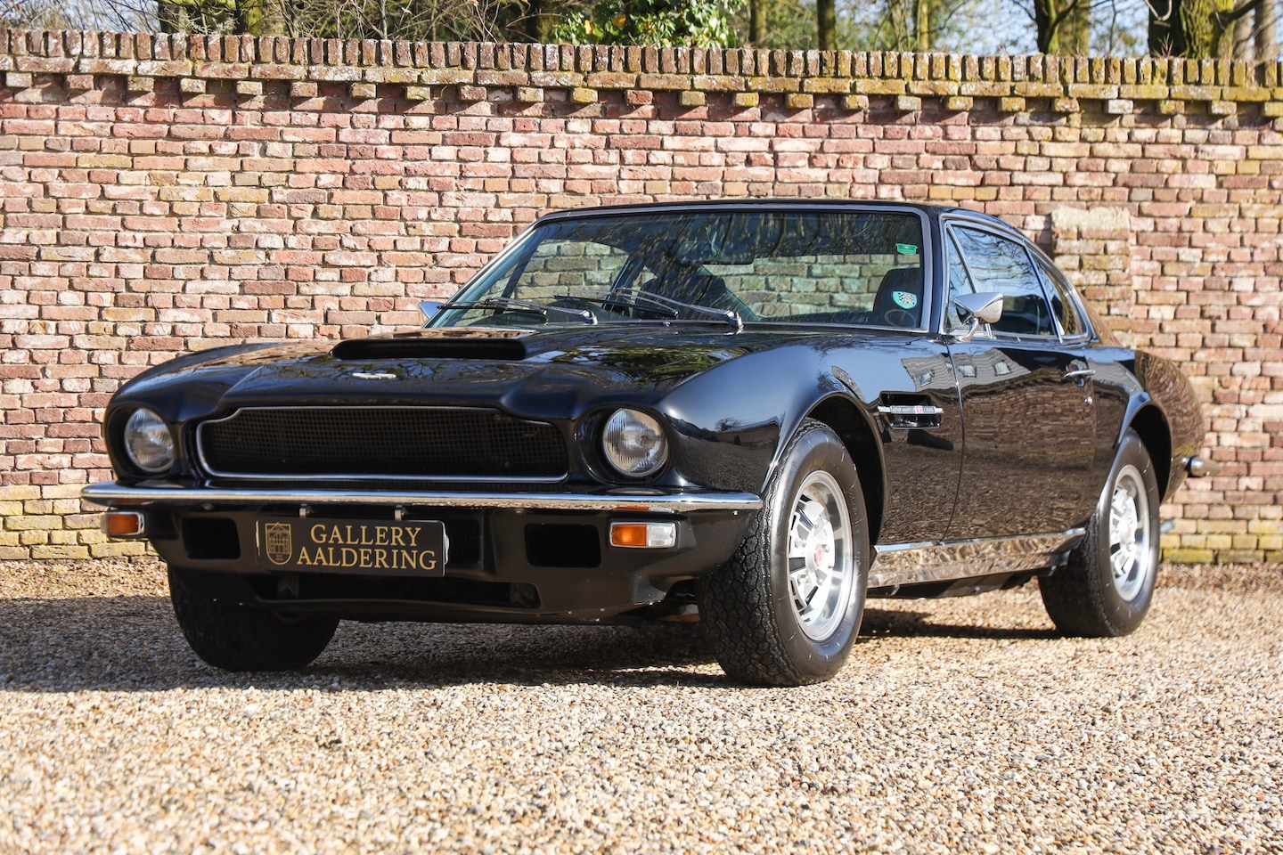 Aston Martin V8 Coupé - DBS Series 2 "Five-speed manual and four Webers" In good and fair original (minor improvem - AutoWereld.nl