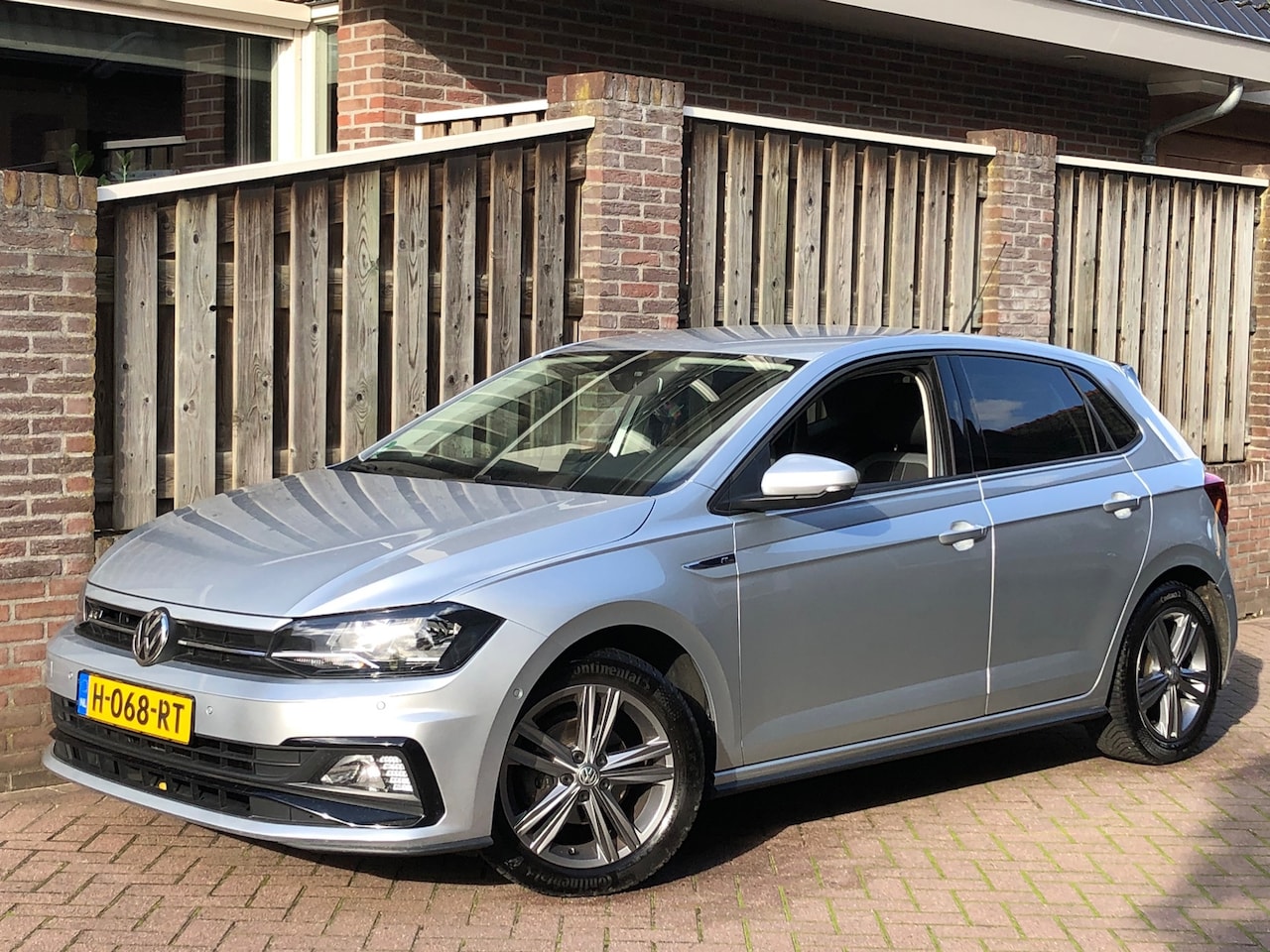 Volkswagen Polo - 1.0 TSI Highline R-line AIRCO/CLIMA Digitaal dashboard Trekhaak - AutoWereld.nl