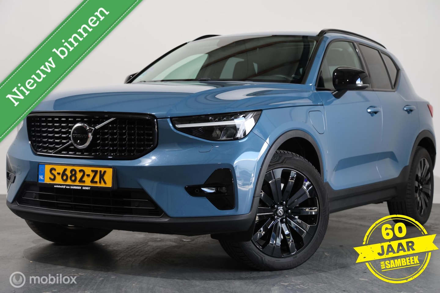 Volvo XC40 - 1.5 T5 Plug-in hybrid Ultimate Dark - Pano - Elektrische trekhaak - Stuur/stoelverwarming - AutoWereld.nl
