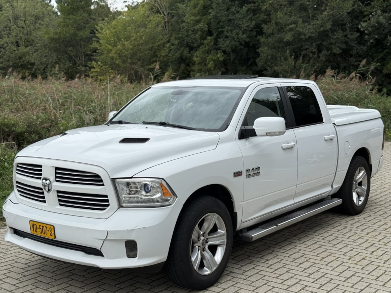 Dodge Ram 1500 - 5.7 V8 4x4 QC 6'4 Sport | ELEK PAKKET | LEDER | XENON | CLIMA | NAVI | KEY LESS GO - AutoWereld.nl