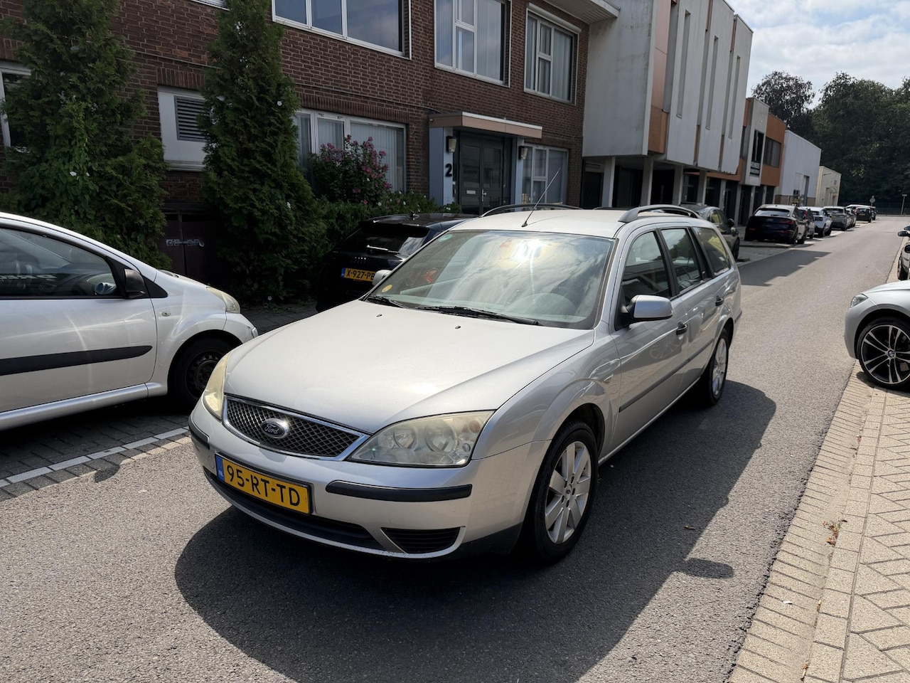 Ford Mondeo Wagon - 1.8-16V Ambiente 1.8-16V Ambiente - AutoWereld.nl