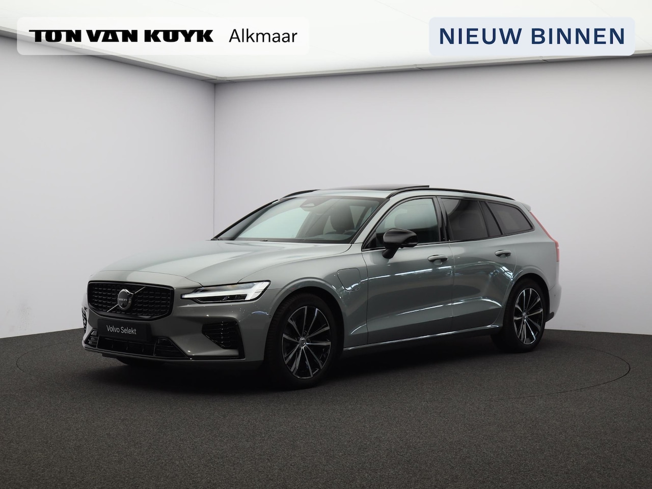 Volvo V60 - 2.0 T8 Plug-in hybrid AWD Plus Dark / Trekhaak / 360 Camera / Panoramadak / Head-Up Displa - AutoWereld.nl