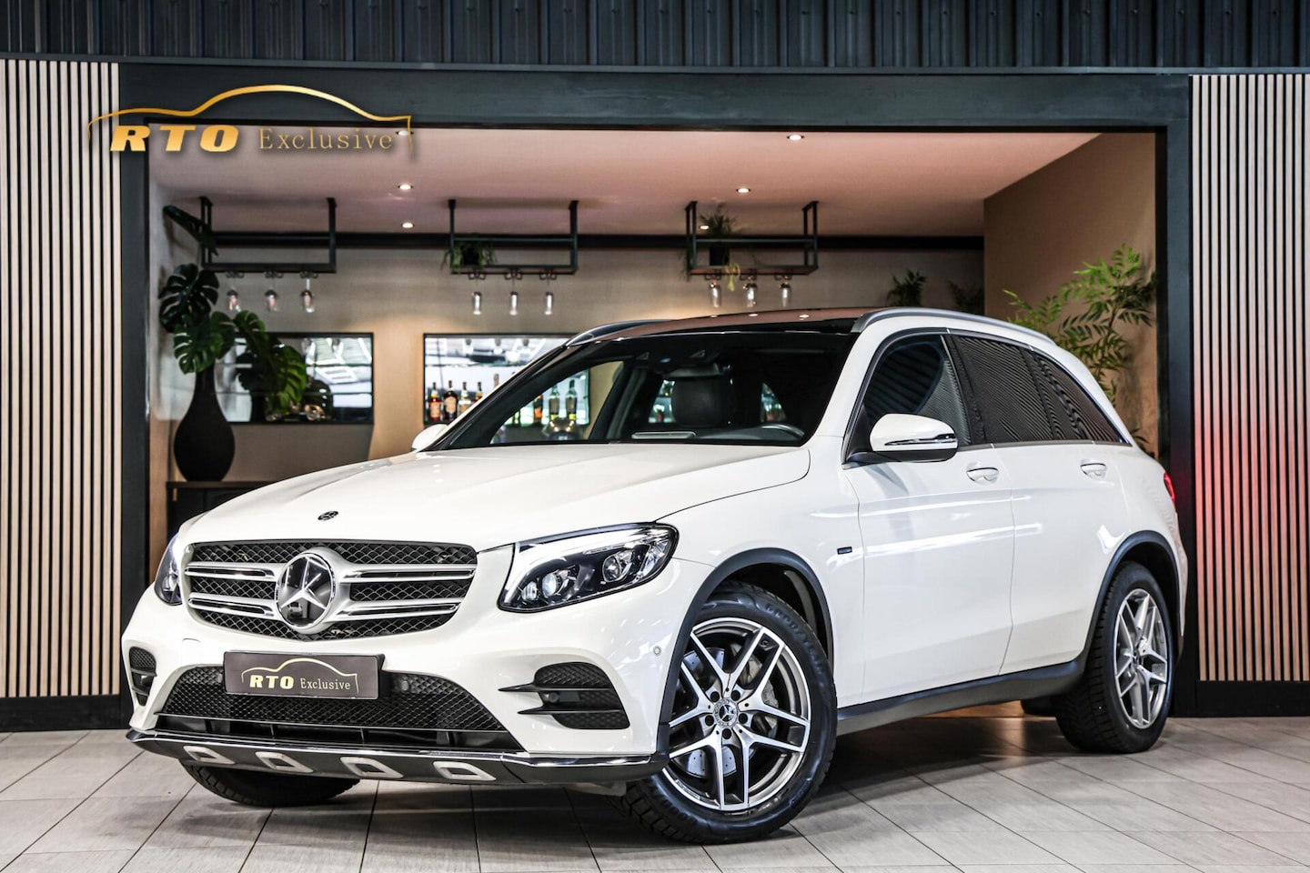 Mercedes-Benz GLC-klasse - 350e 4MATIC AMG Premium Plus|Pano|verkoeling|Trekhaak|Leder - AutoWereld.nl