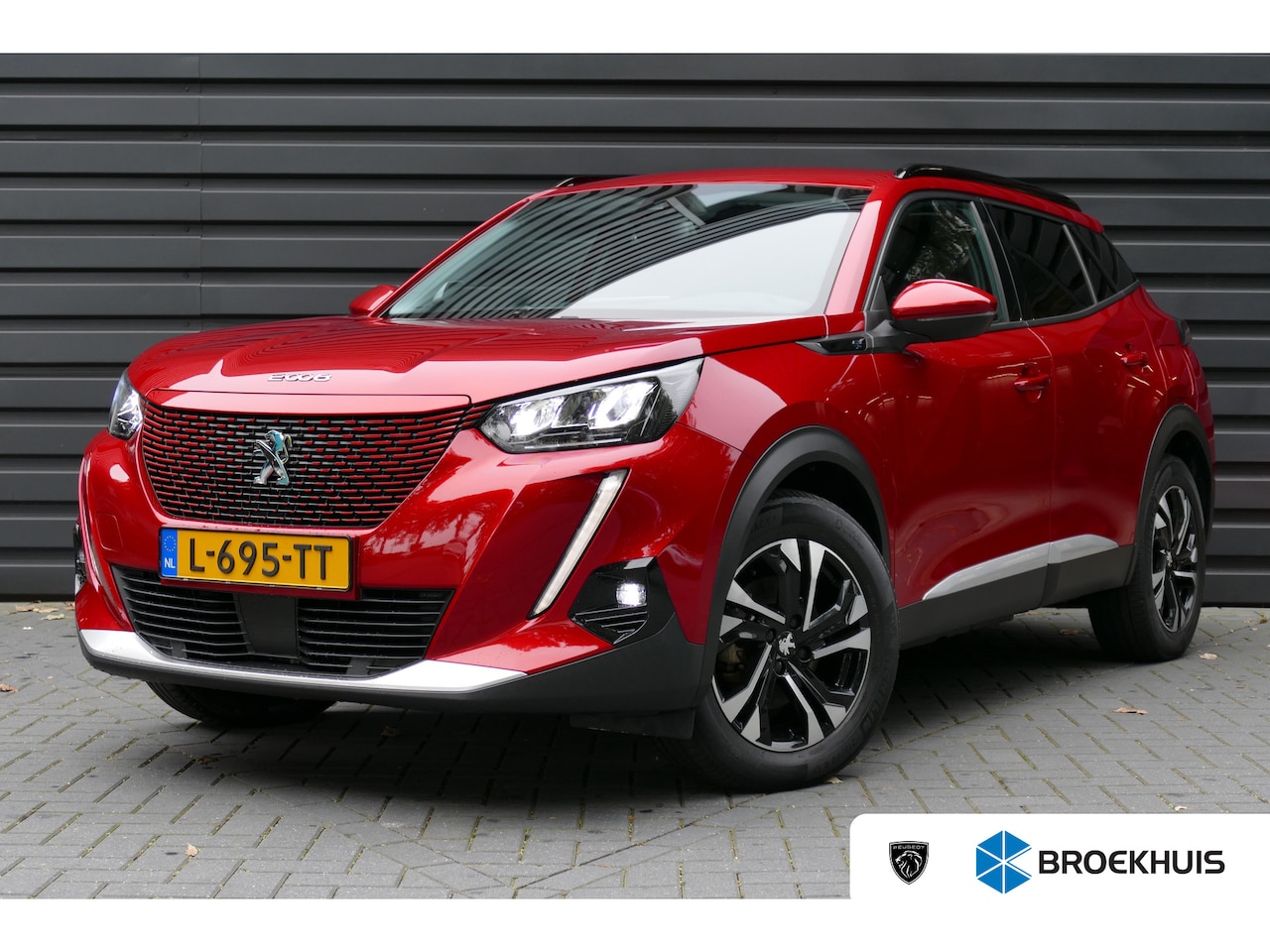 Peugeot e-2008 - 136PK 50KWH ALLURE PACK AUTOMAAT / CAMERA / STOELVERWARMING / SOH 89,31% / KEYLESS / CARPL - AutoWereld.nl