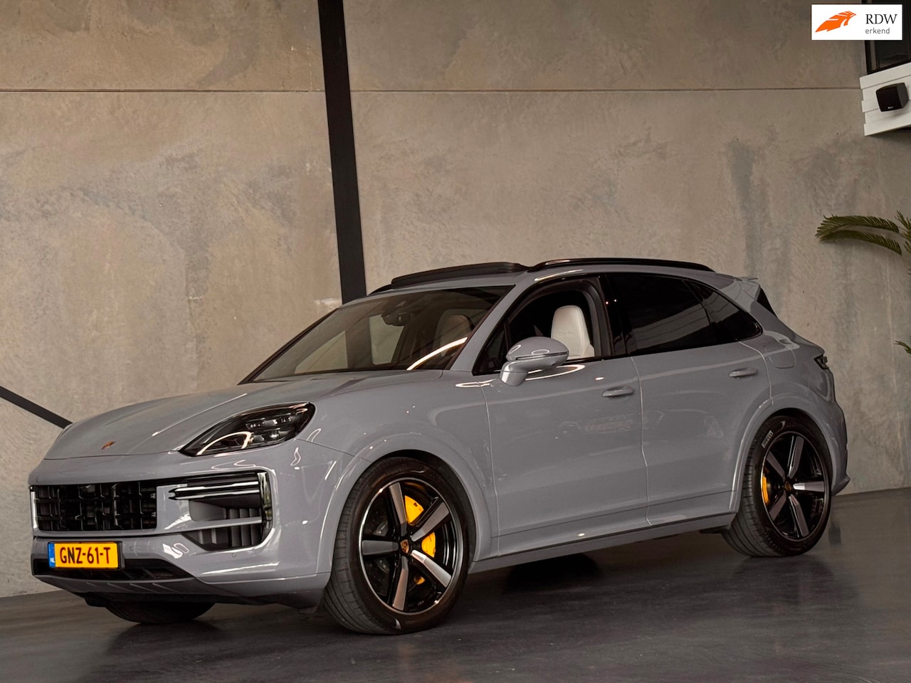 Porsche Cayenne - 4.0 Turbo E-Hybrid 4.0 Turbo E-Hybrid, SportDesign, PDCC, PCCB - AutoWereld.nl