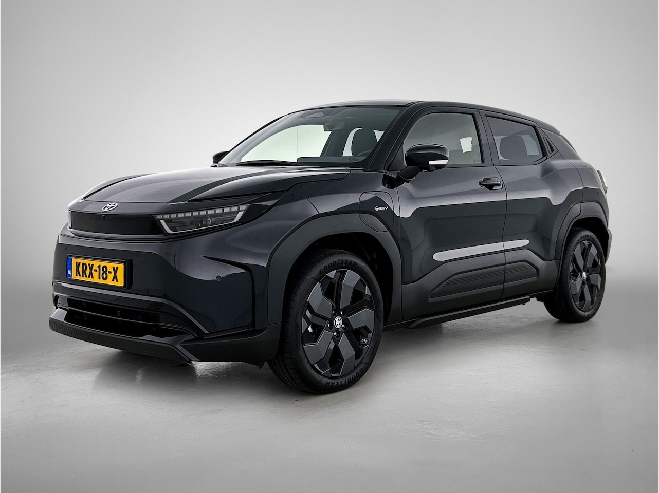 Toyota Urban Cruiser - Executive 61 kWh DEMO | ACC | Stoel en Sturverwarming | Carplay | 360camera | PDC | JBL | - AutoWereld.nl