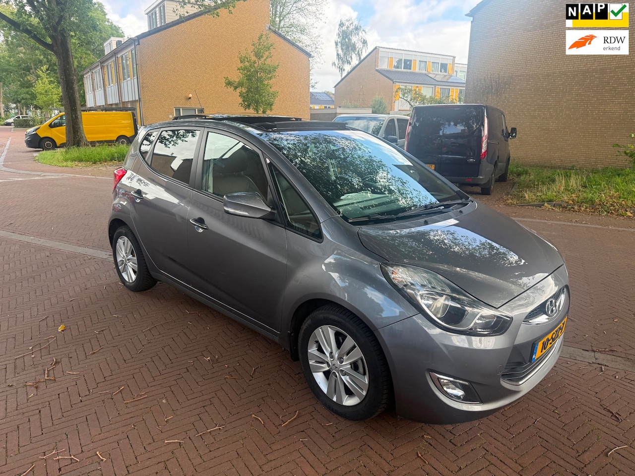 Hyundai ix20 - AUTOMAAT / 50.000 NAP / Panorama dak / UNIEK - AutoWereld.nl