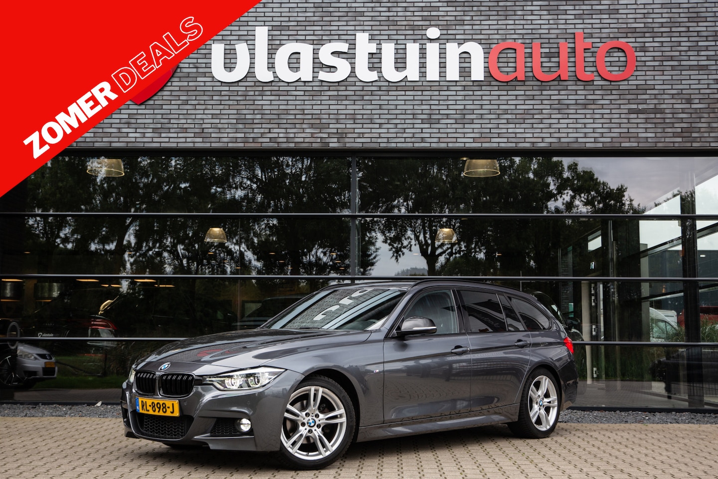 BMW 3-serie Touring - 320i High Executive M-Sport , Leder, Trekhaak, Stoelverwarming - AutoWereld.nl