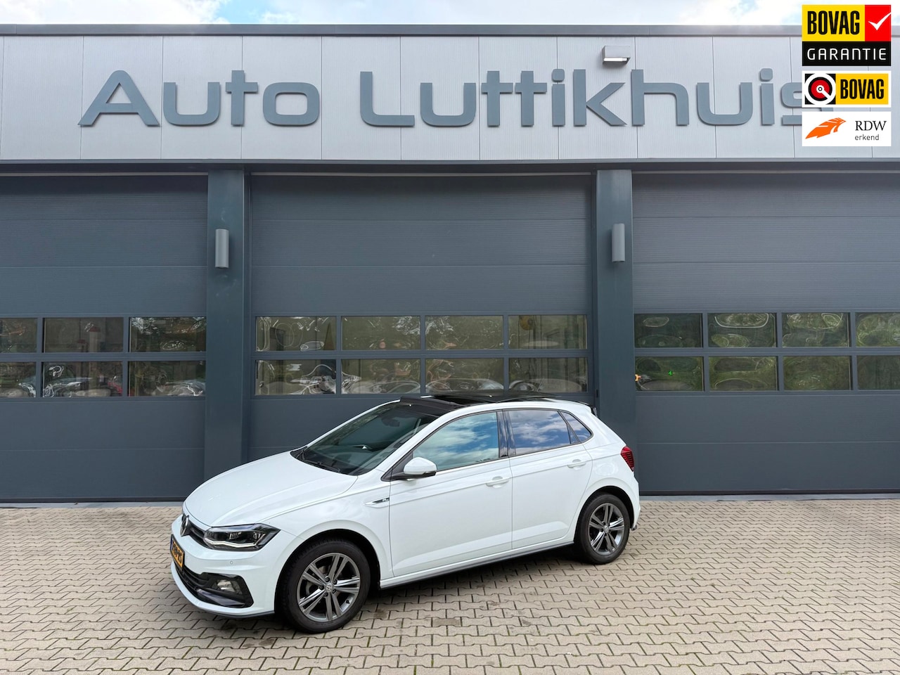 Volkswagen Polo - 1.0 MPI R-line Pano Full option - AutoWereld.nl