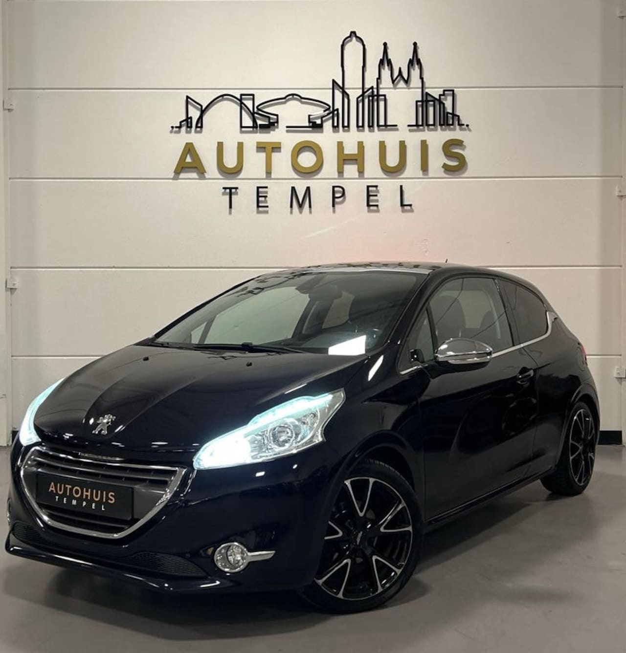 Peugeot 208 - 1.2 VTi Allure Nap Airco Glazendak Cruise Climate Parkeersensoren Nwe APK - AutoWereld.nl
