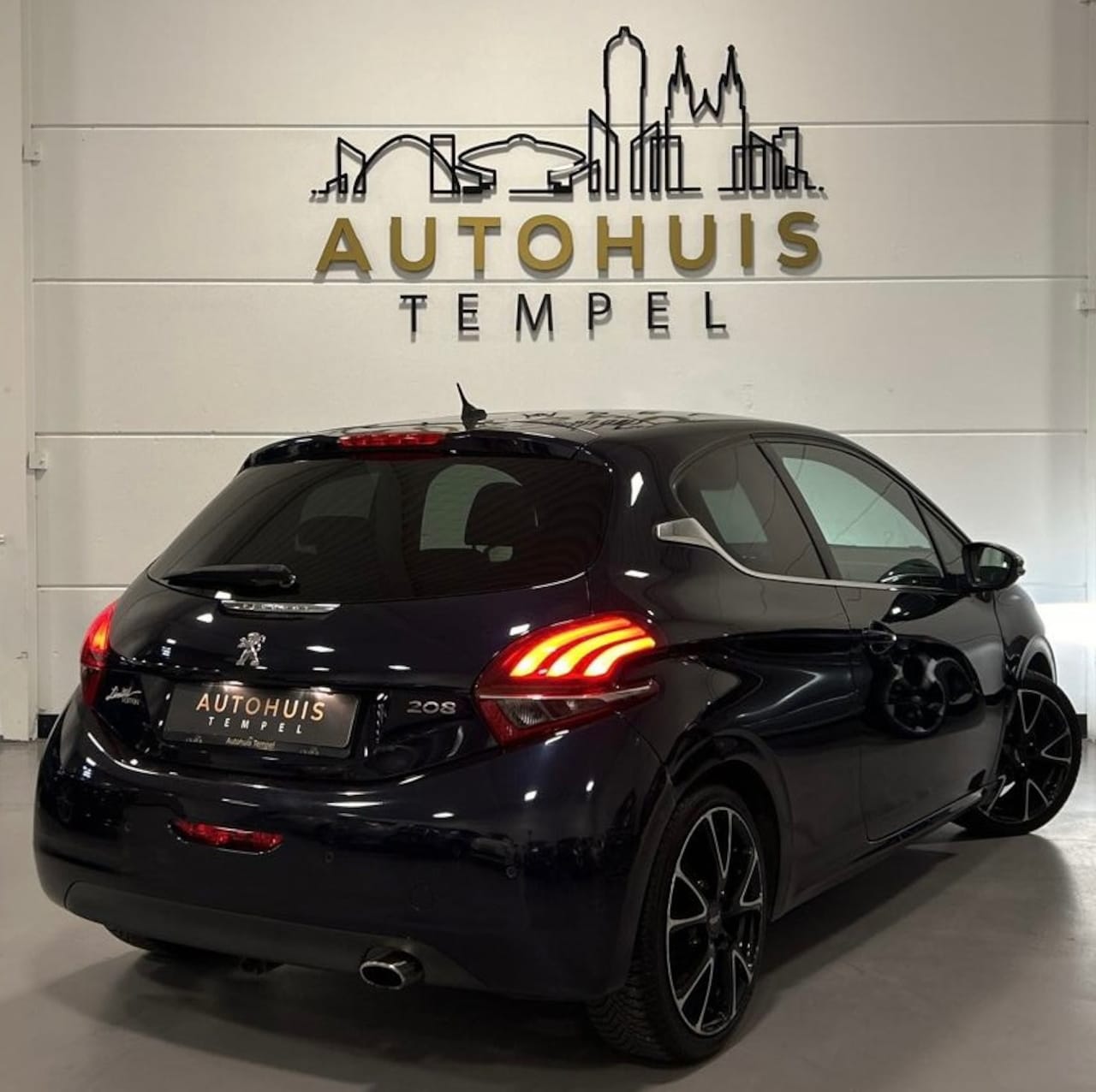 Peugeot 208 - 1.2 VTi Allure Nap Airco Glazendak Cruise Climate Parkeersensoren Nwe APK - AutoWereld.nl