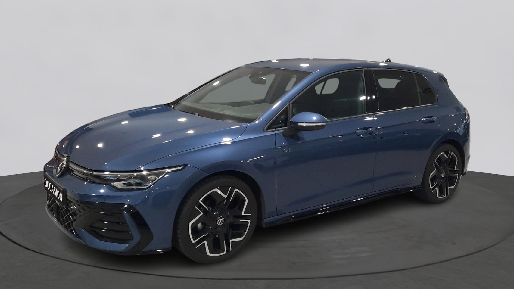 Volkswagen Golf - 1.5 eTSI Automaat R-Line Edition | Demo | LED Matrix | 18" York velgen | - AutoWereld.nl