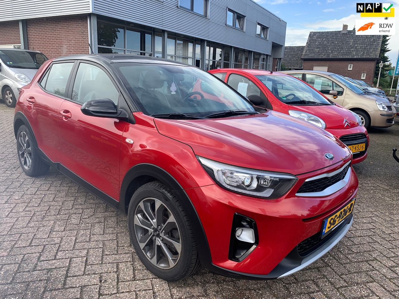 Kia Stonic - 1.0 T-GDi 2018 € 11.950.- ZEER MOOI - AutoWereld.nl