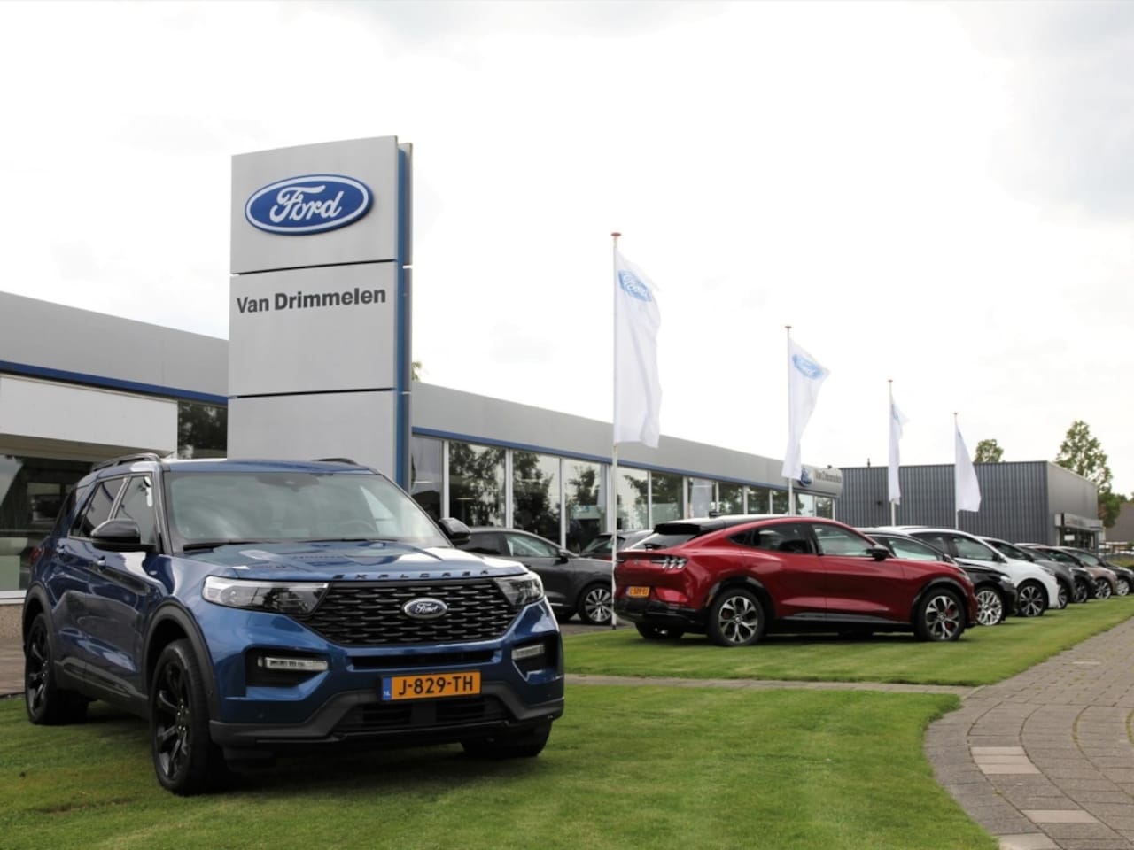Ford Kuga - 2.5 PHEV 243pk e-CVT - AutoWereld.nl