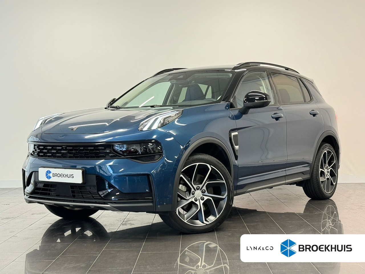 Lynk & Co 01 - 1.5 | Black Pack | Trekhaak | 360 Camera | Panoramadak | Apple Carplay\Android Auto | - AutoWereld.nl