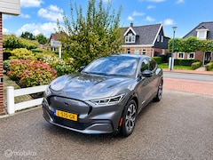 Ford Mustang Mach-E - AWD 75 kWh PACK PLUS SOH 93% PANORAMADAK 360 CAMERA CARPLAY STUUR/STOELVERWARMING