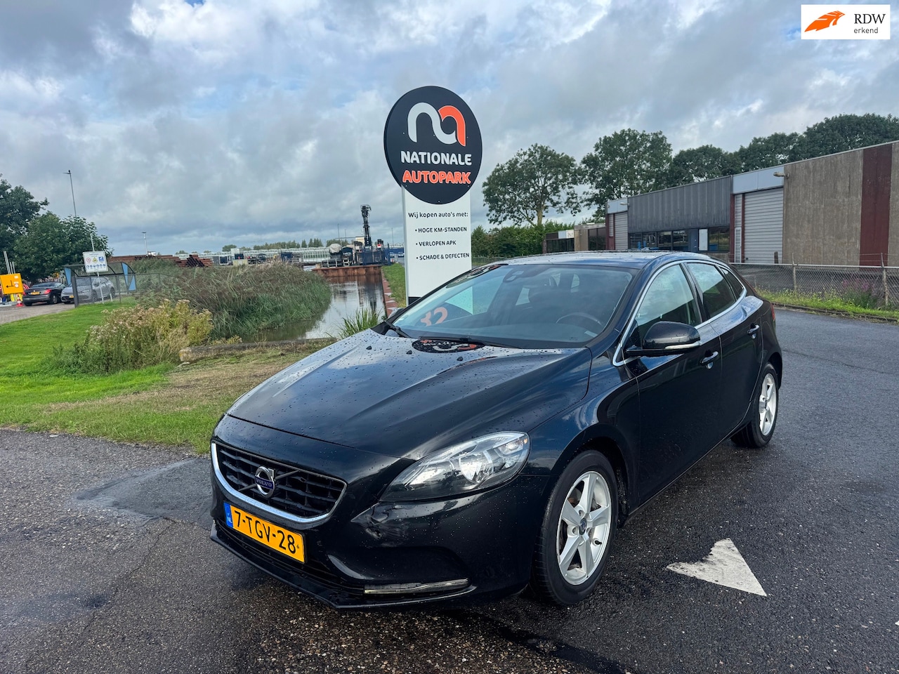 Volvo V40 - | 2013 | 1.6 D2 Summum | Export en Handel - AutoWereld.nl