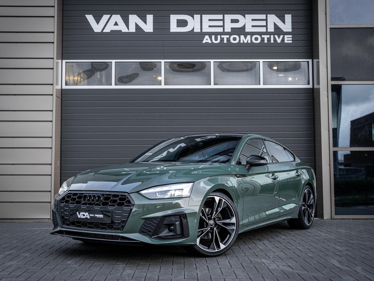 Audi A5 Sportback - 40 TFSI S edition 3xS-Line - DistrictGreen l B&O l Camera l Matrix - AutoWereld.nl