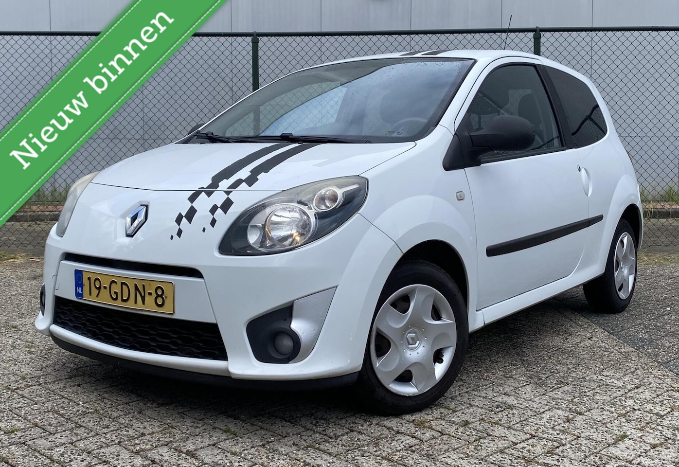 Renault Twingo - 1.2 Dynamique | APK = 14-6-2027 - AutoWereld.nl