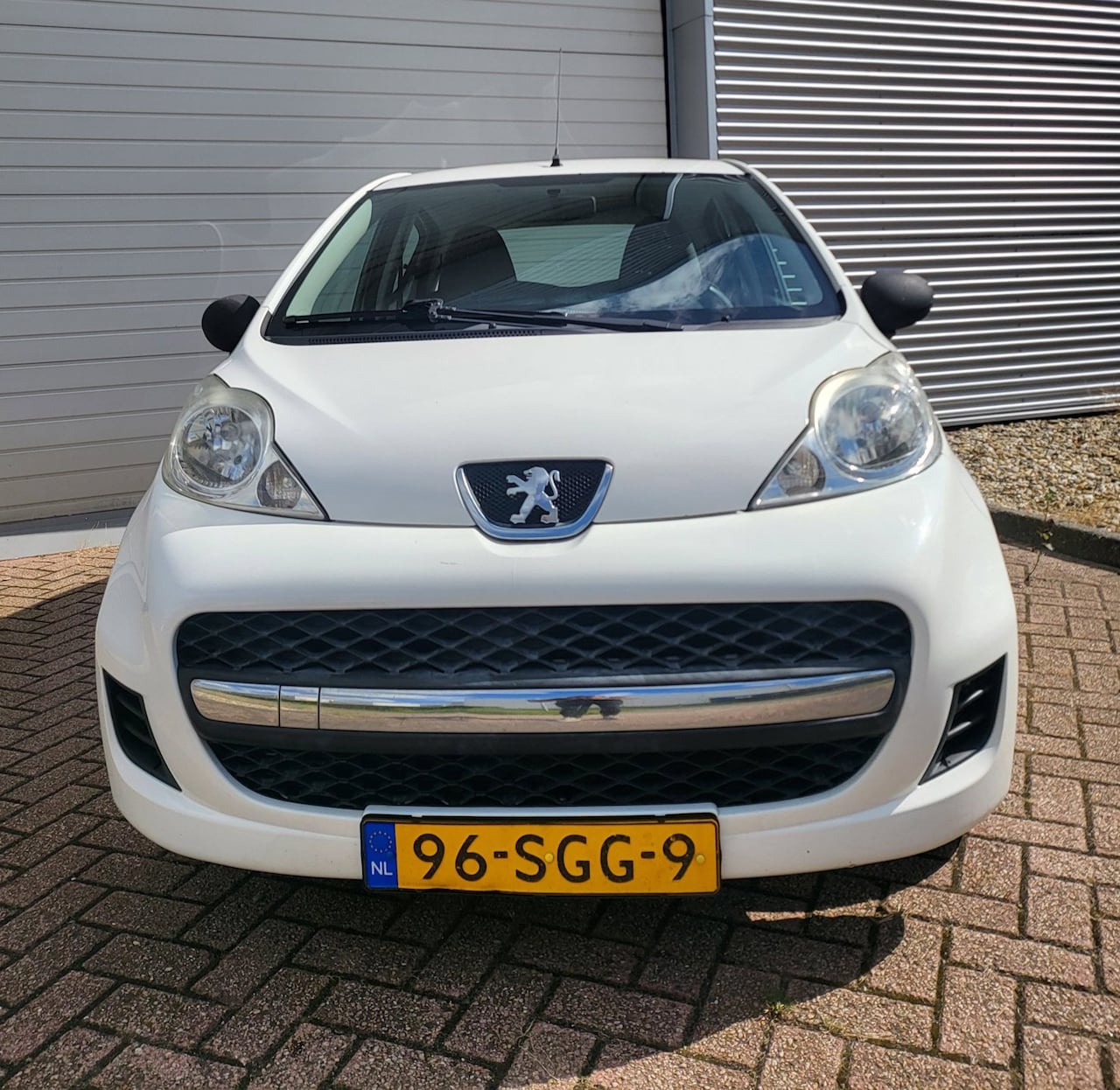 Peugeot 107 - 1.0-12V XR Nieuwe APK NAP 5 Drs - AutoWereld.nl