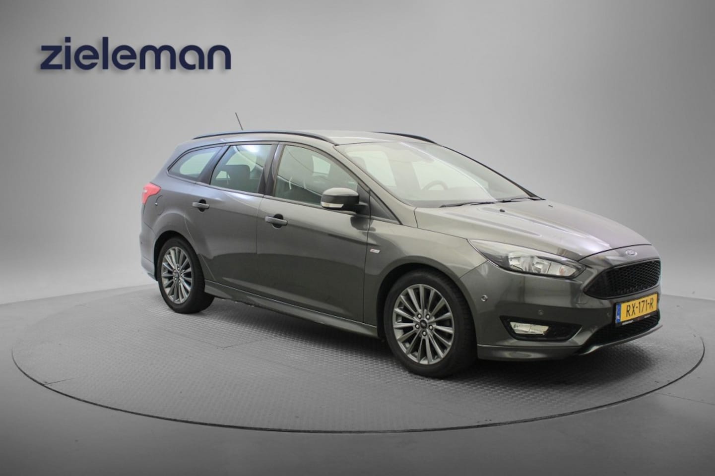 Ford Focus Wagon - 1.0 ST-Line - Carplay, Navi, Cruise, Clima, Trekhaak - AutoWereld.nl