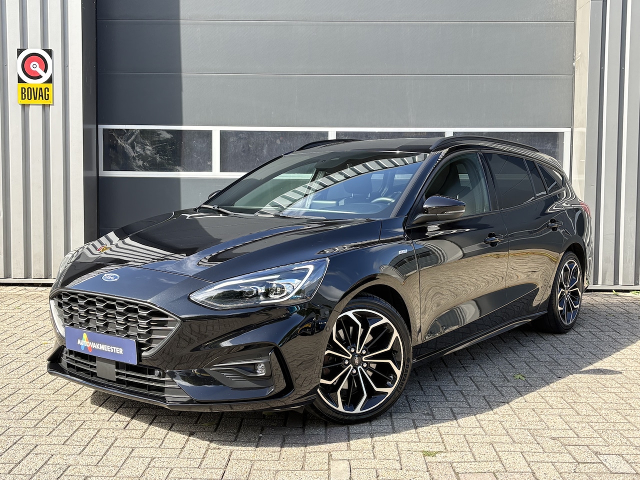 Ford Focus Wagon - 1.5 EcoBoost ST Line Business Automaat | Navi | LED | Carplay/Android | Camera | 18'' | Wi - AutoWereld.nl