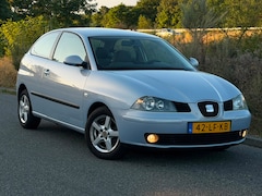 SEAT Ibiza - 1.4-16V Signo Automaat / elect ramen / airco / apk / nwe onderhoudsbeurt