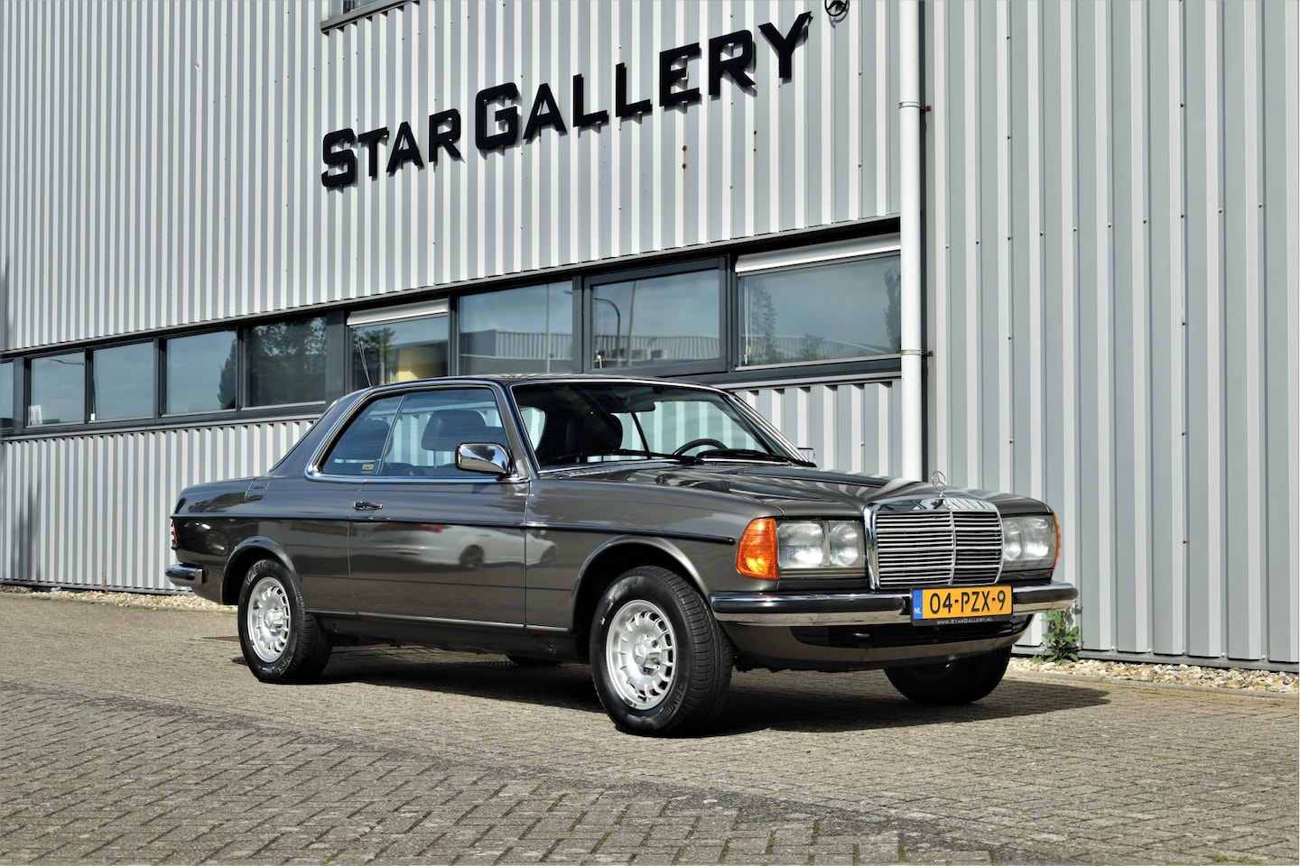 Mercedes-Benz 200-280 (W123) - 230 CE 98692km Belastingvrij - AutoWereld.nl