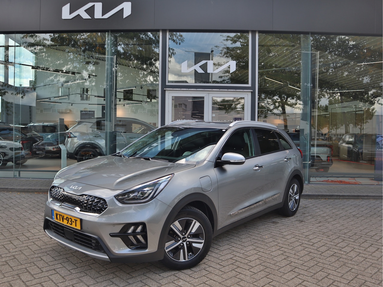 Kia Niro - 1.6 GDi PHEV Plug-In-Hybrid ExecutiveLine | Navigatie | Leder | Stoel/Stuurverwarming | Me - AutoWereld.nl