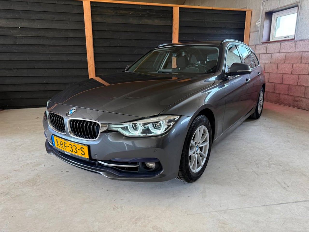 BMW 3-serie Touring - BMW 318i Touring Sport Line | Automaat | Trekhaak - AutoWereld.nl
