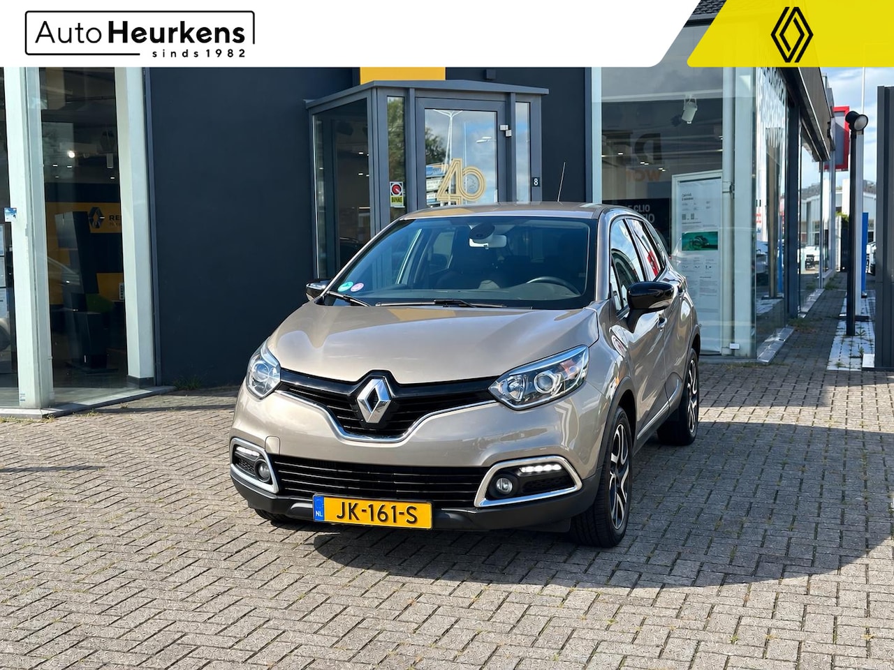 Renault Captur - TCe 120 Dynamique l Origineel NL l Vierseizoenenbanden l NAP - AutoWereld.nl