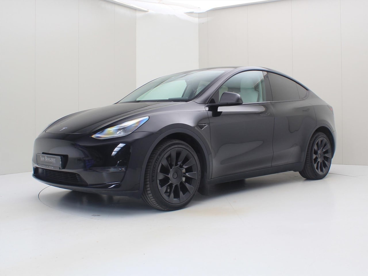 Tesla Model Y - Long Range AWD 75kWh 351pk 92.9% SoH [ WIT LEDER+TREKHAAK+AMD RYZEN+AUTOPILOT+19 INCH ] - AutoWereld.nl
