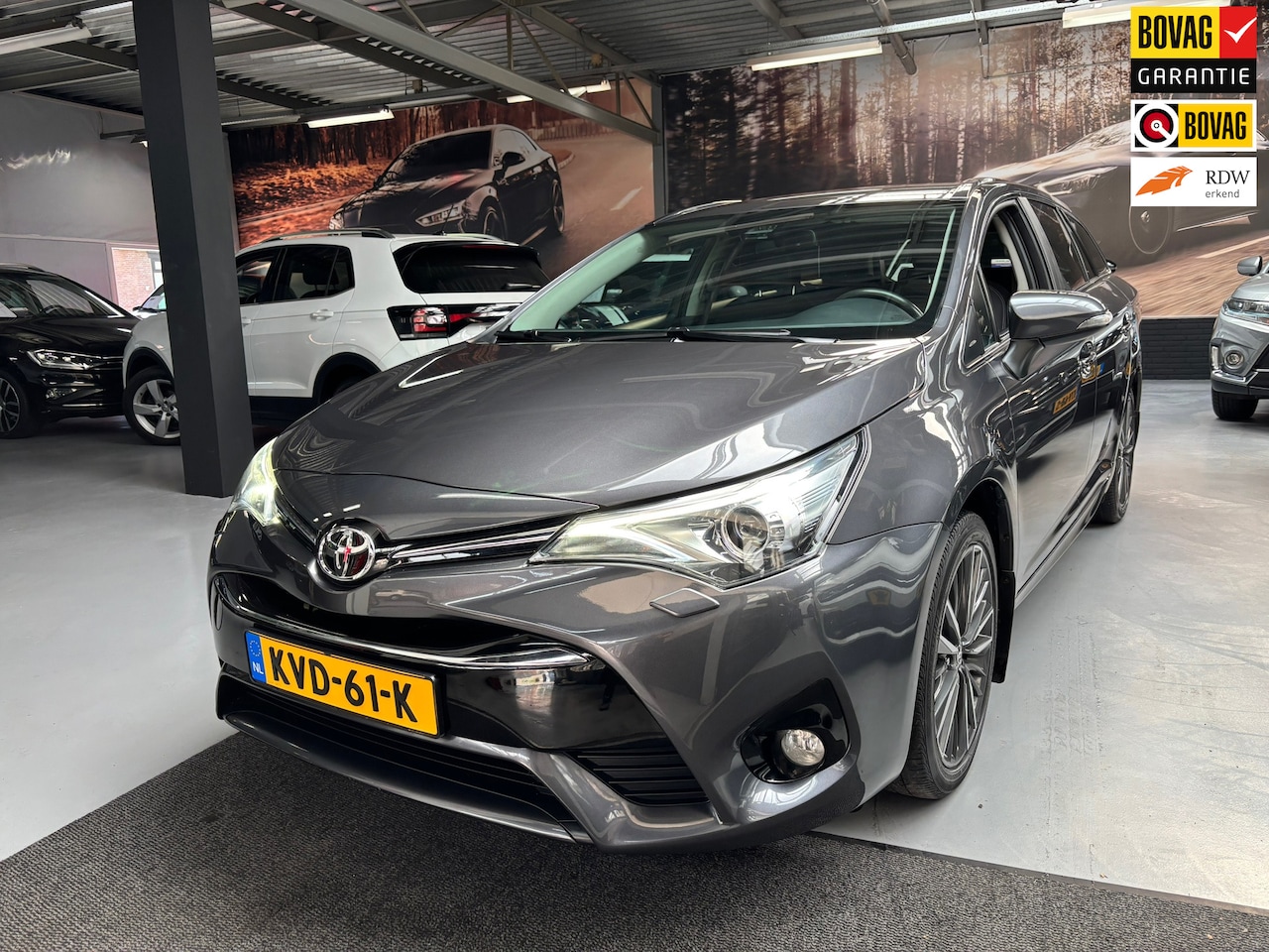 Toyota Avensis Touring Sports - 1.8 VVT-i SkyView Edition / Camera - AutoWereld.nl
