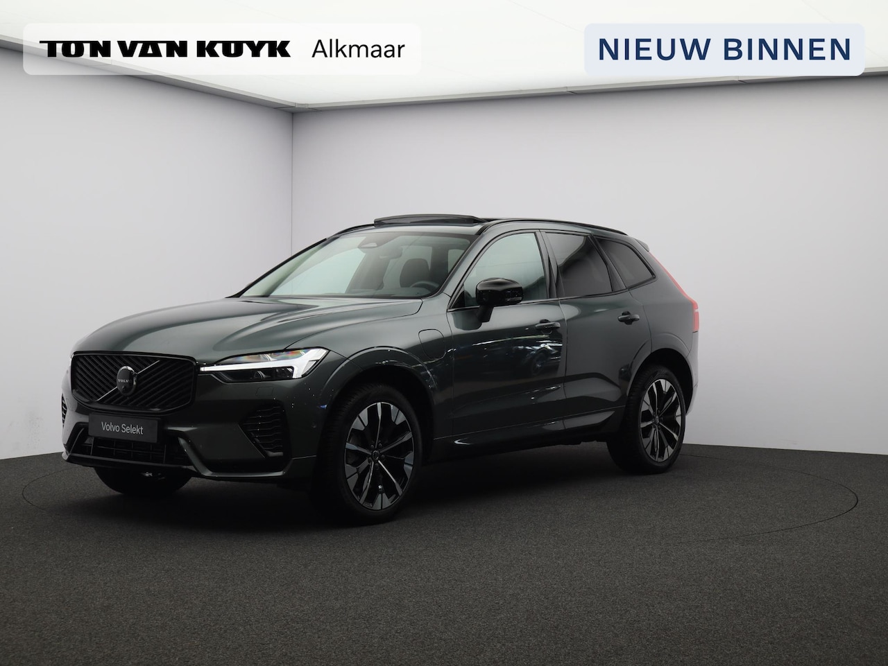 Volvo XC60 - T6 AWD Plug-in hybrid Ultra Dark / Trekhaak / Luchtvering / Pan. dak / 360 camera / Stoel+ - AutoWereld.nl