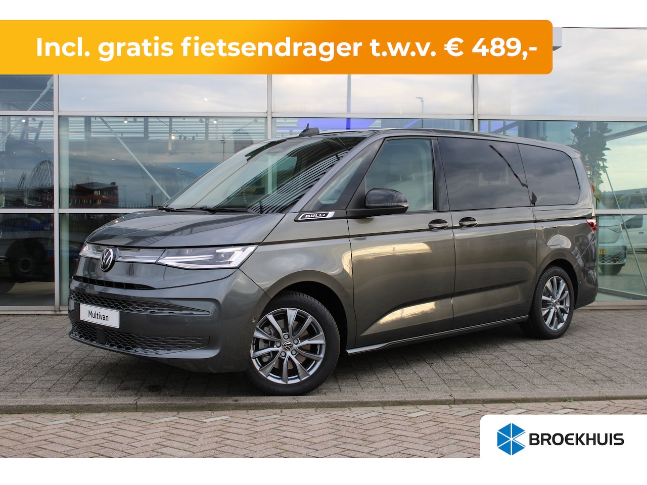 Volkswagen Multivan - Bulli eHybrid lang 4MOTION | 'App-Connect' draadloze smartphone integratie | 3-zone Climat - AutoWereld.nl
