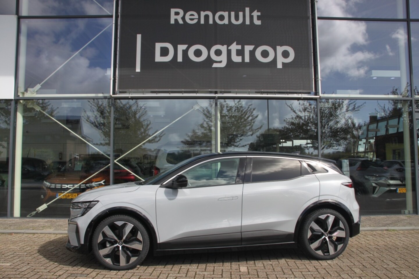 Renault Mégane E-Tech - 220PK-TECHNO-45DKM-GOOGLE-CCS LADER-PACK WINTER- - AutoWereld.nl