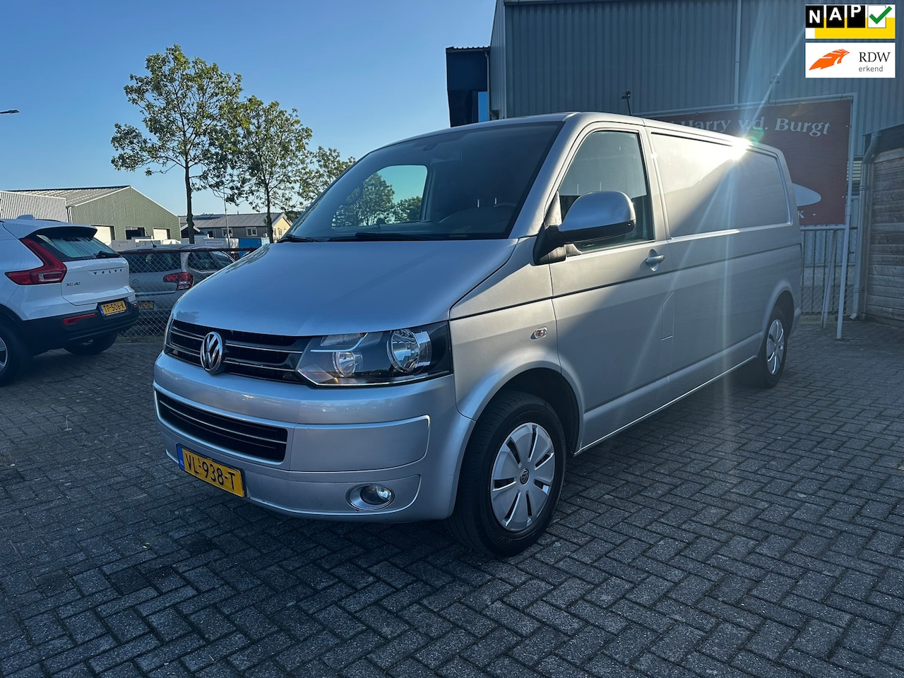 Volkswagen Transporter - 2.0 TDI L2H1 | Airco | Cruise Control | Euro 5 - AutoWereld.nl