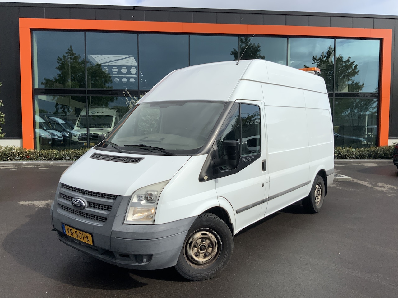 Ford Transit - 300M 2.2 TDCI Ambiente SHD 3 Zits Trekhaak 2800 kg & Opstap Euro 5 export - AutoWereld.nl