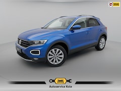 Volkswagen T-Roc - 1.0 TSI Style * Navigatiesysteem * Stoelverwarming * Adaptieve Cruise Control * Parkeercam